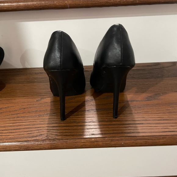 Elegant back pointy heels - Picture 3 of 4